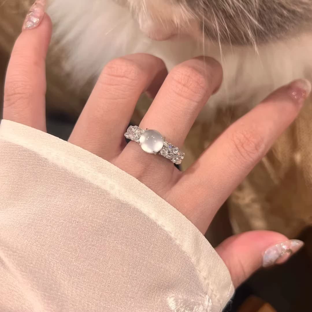 Bague ouverte Chalcedony Sailor Moon — Élégance et brillance